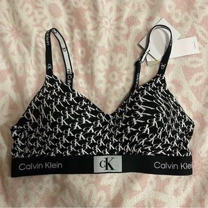 Womens Calvin Klein Bra size Medium